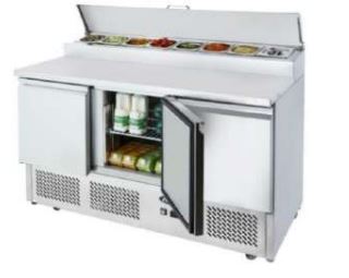 ESTACIÓN DE SANDWICH Y ENSALADAS 3 PUERTAS - 136 CM